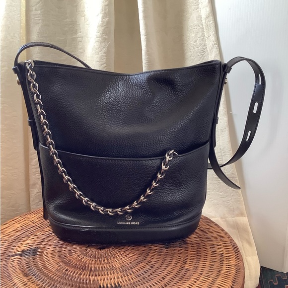 Michael Kors Chain Bucket Shoulder Bag - Picture 2 of 7